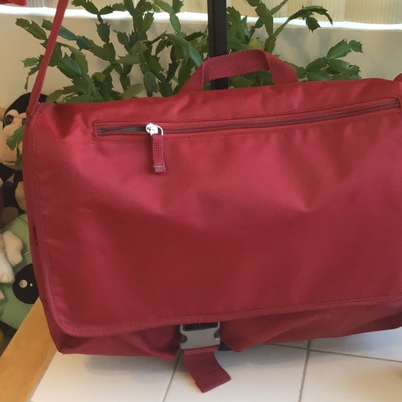 ‘embark’ Roomy Messenger Bag (#7) - Picture 3 of 9